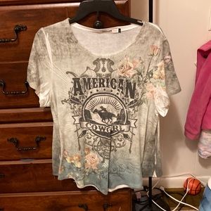 Like new shirt , smoke free home